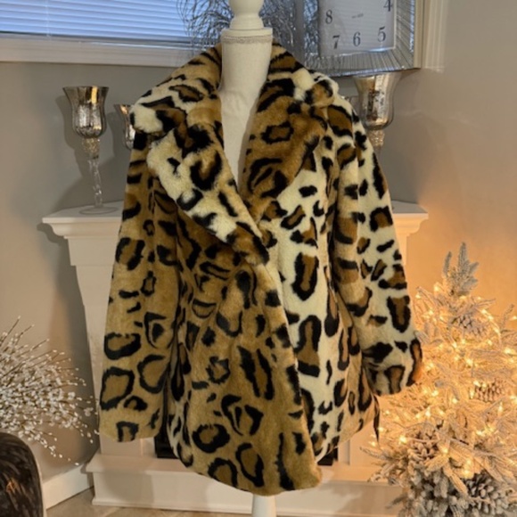 Steve Madden Faux Fur Leopard Coat - Picture 5 of 5